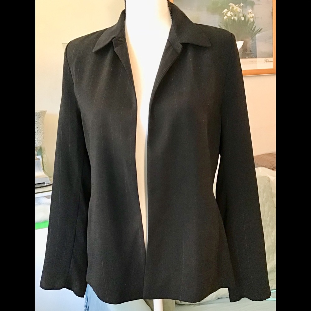 🇦🇷 So-en Fashion shiny black blazer w pockets. M